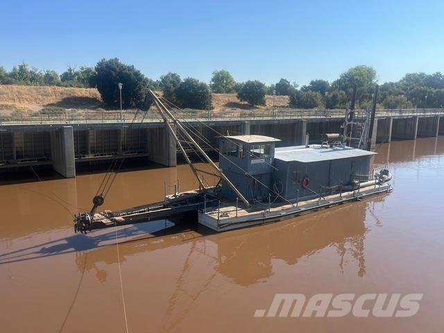  Moore 工作船/驳船