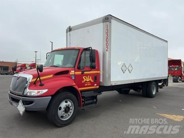 Navistar 4300 厢式货车