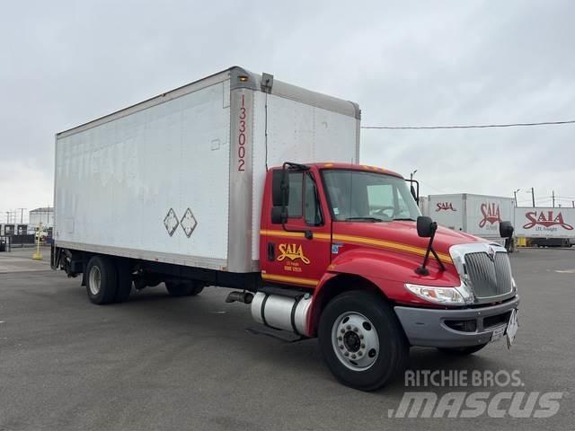 Navistar 4300 厢式货车