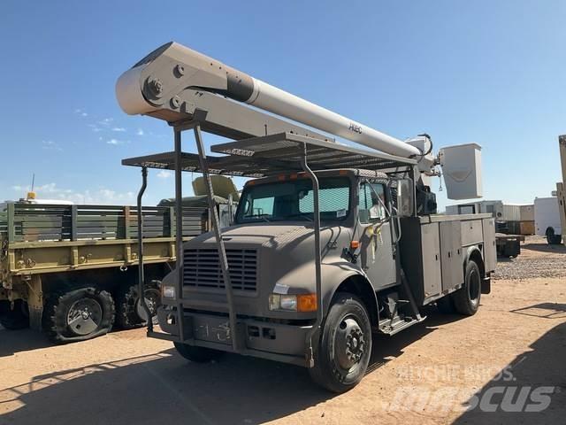 Navistar 4700 车载式高空作业车