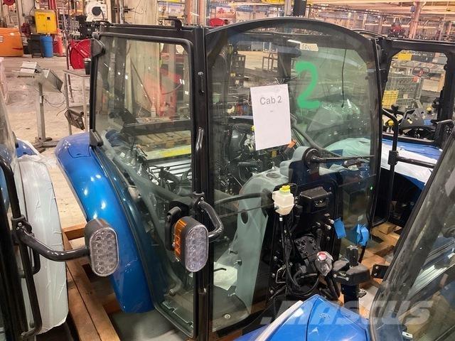 New Holland  驾驶室与内部