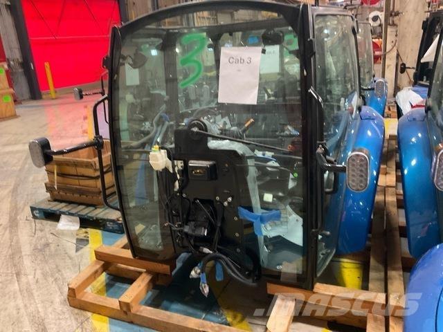 New Holland  驾驶室与内部