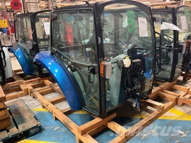 New Holland  驾驶室与内部