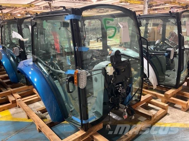 New Holland  驾驶室与内部