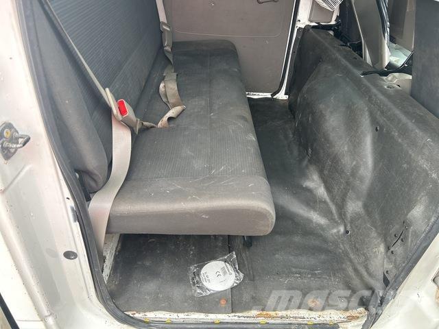 Nissan Atlas 平板栏板货车