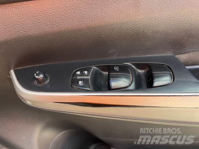 Nissan Navara 皮卡车