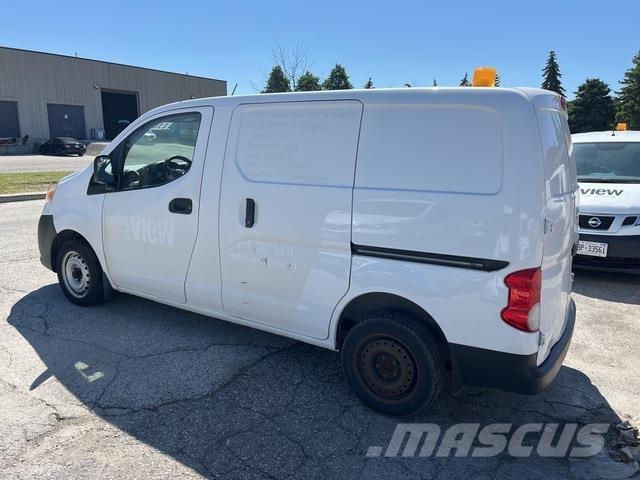 Nissan NV200 大型面包车