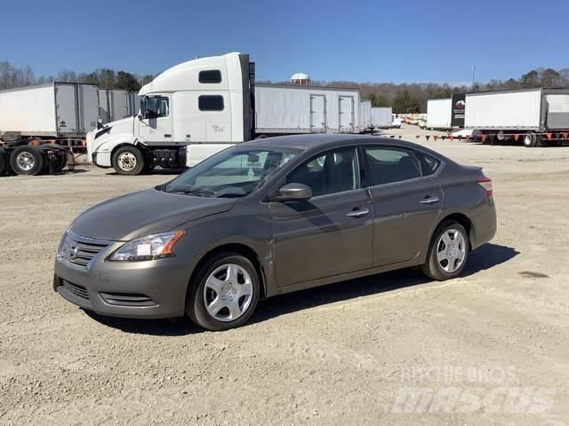 Nissan Sentra 汽车