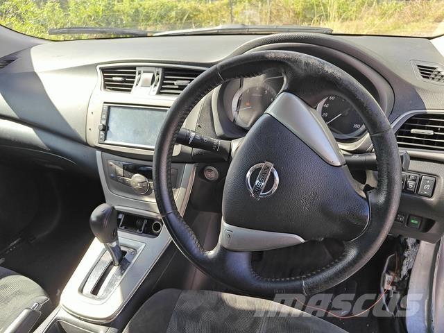 Nissan SYLPHY 汽车