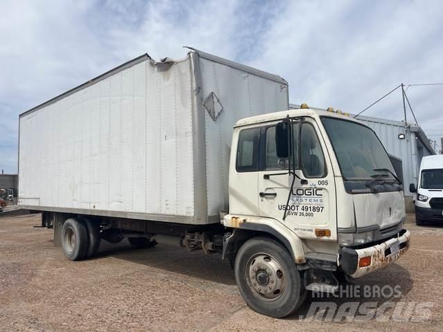 Nissan UD2600 厢式货车