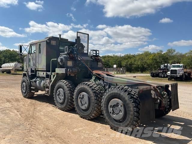 Oshkosh M1070 救援车