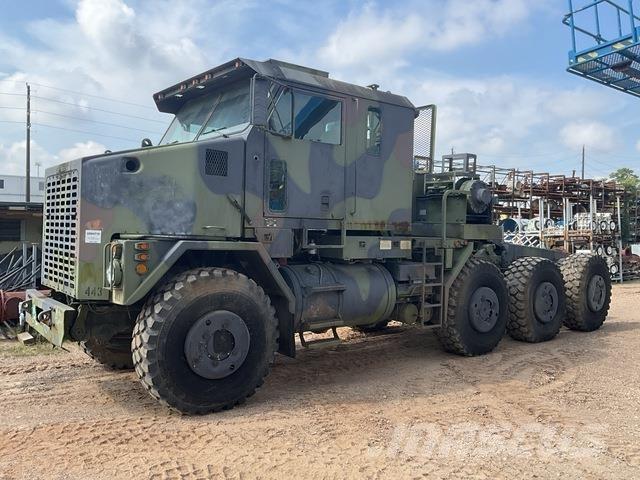Oshkosh M1070 救援车