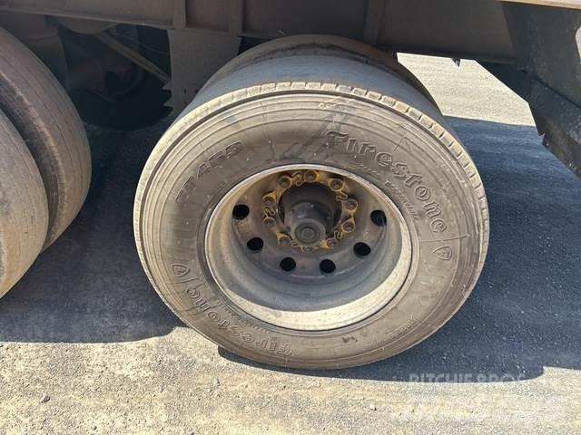 Peki  厢式拖车