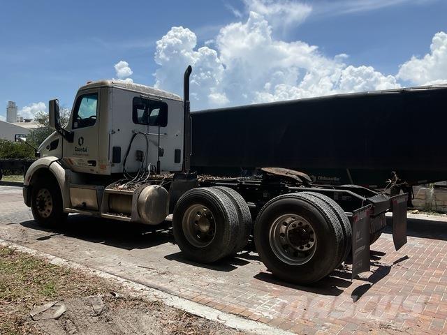 Peterbilt  牵引车