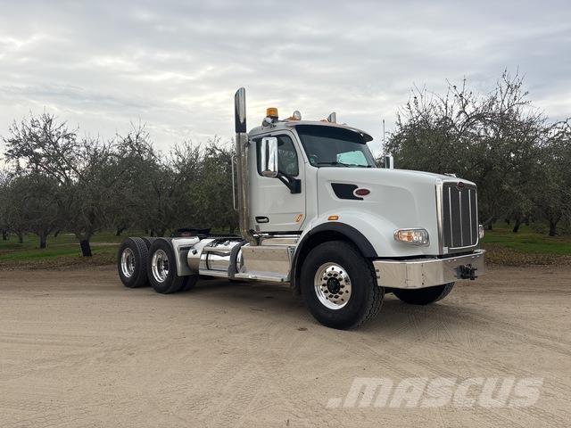 Peterbilt  牵引车