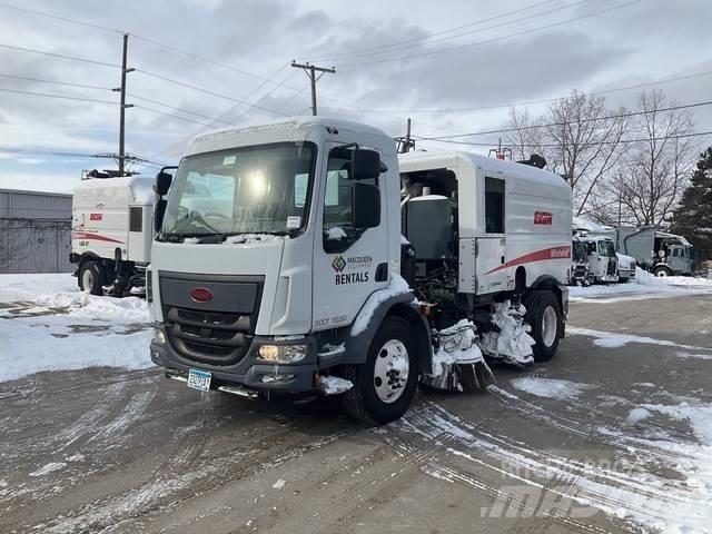 Peterbilt 220 道路清扫车