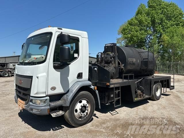 Peterbilt 220 其他货车