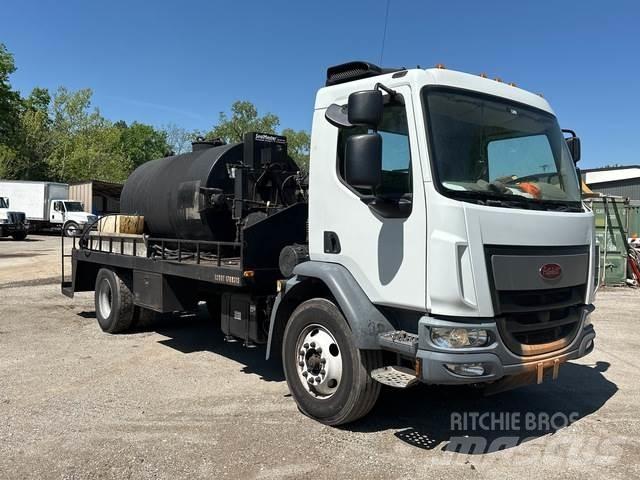 Peterbilt 220 其他货车