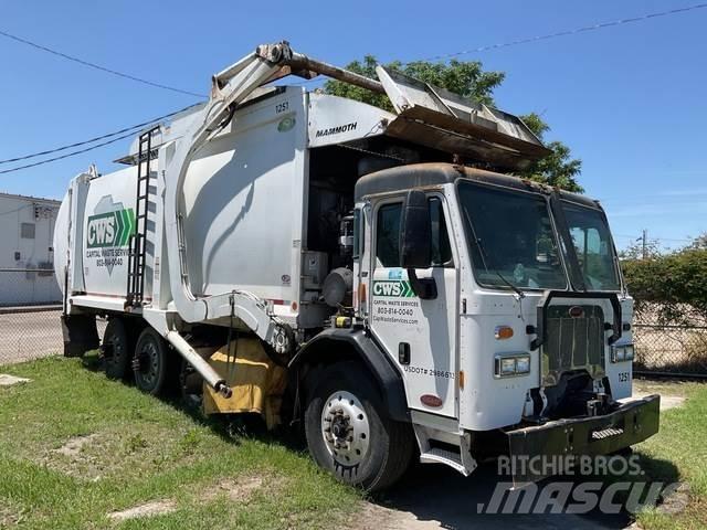 Peterbilt 320 垃圾车