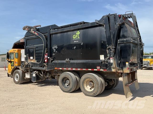 Peterbilt 320 垃圾车