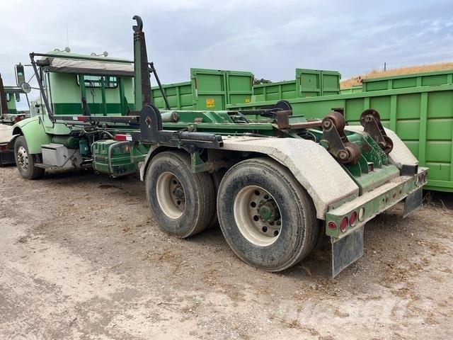 Peterbilt 330 工程吊钩车