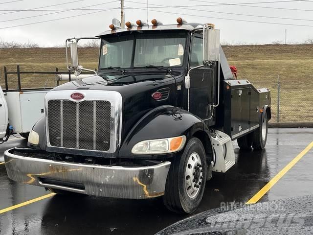 Peterbilt 335 救援车