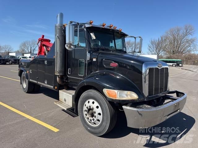 Peterbilt 335 救援车