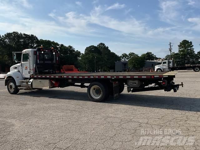Peterbilt 337 救援车