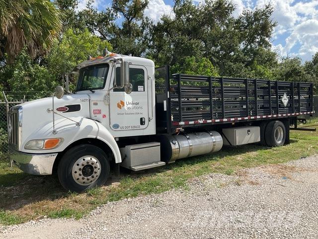 Peterbilt 337 平板栏板货车