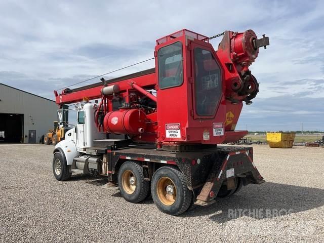 Peterbilt 340 钻机车