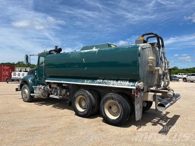 Peterbilt 348 水罐车