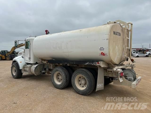 Peterbilt 348 水罐车