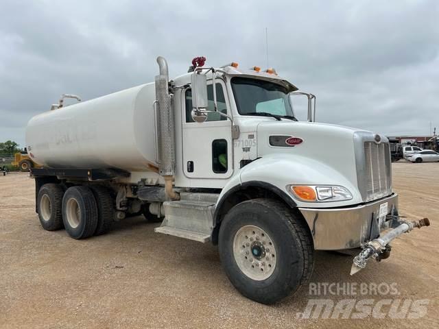 Peterbilt 348 水罐车