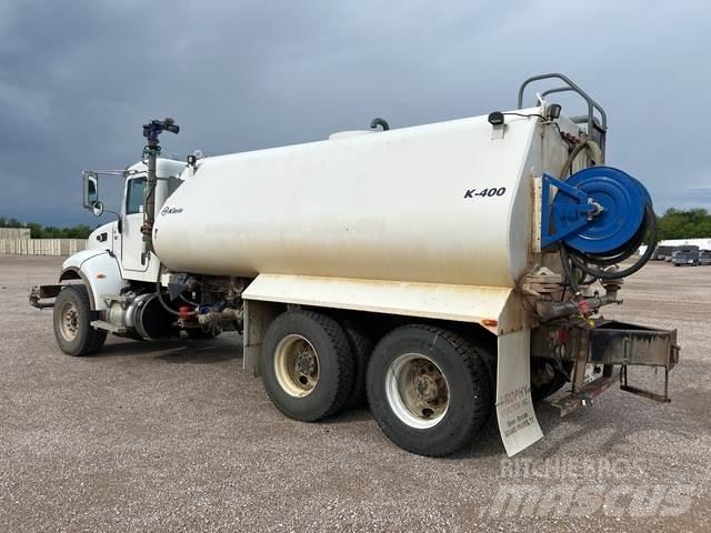 Peterbilt 348 水罐车