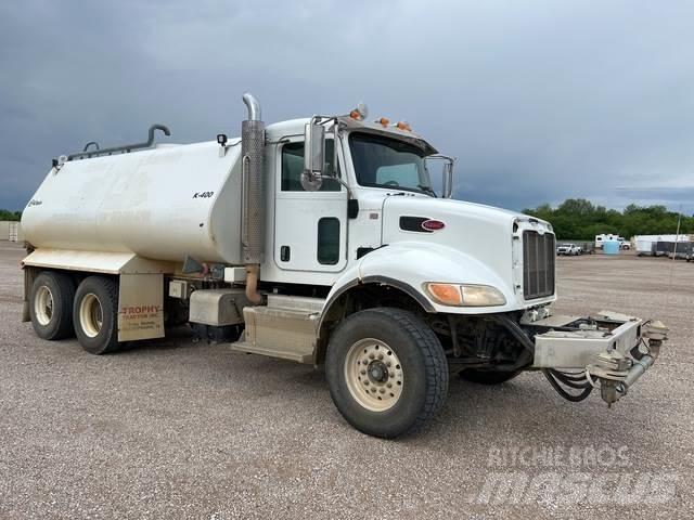 Peterbilt 348 水罐车