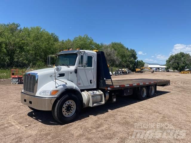 Peterbilt 348 平板栏板货车