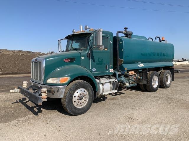 Peterbilt 348 水罐车