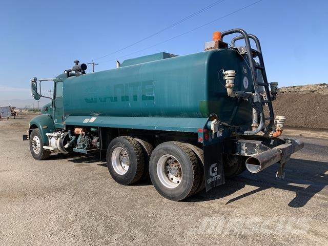 Peterbilt 348 水罐车