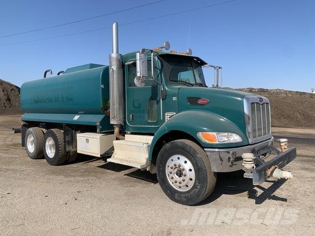 Peterbilt 348 水罐车