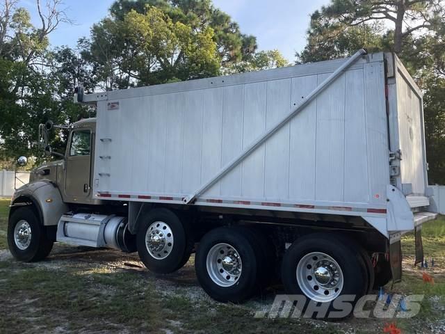 Peterbilt 348 自卸式货车