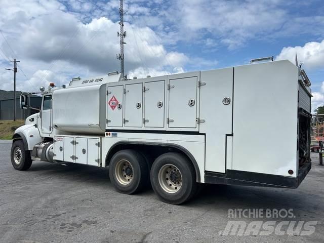 Peterbilt 348 油罐车