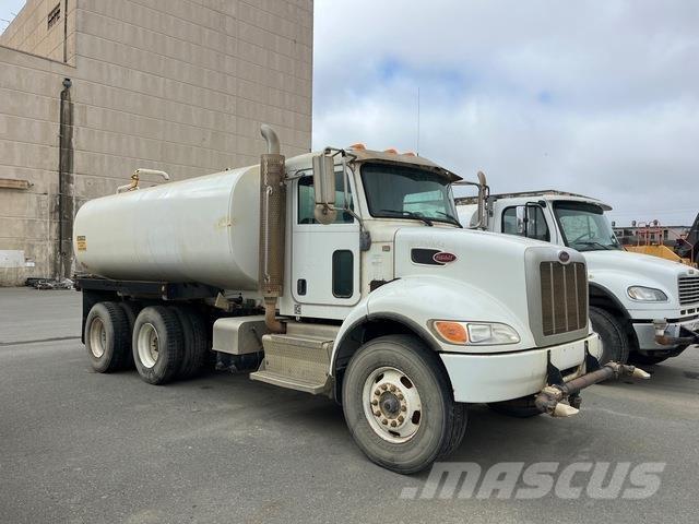 Peterbilt 348 水罐车