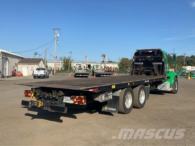 Peterbilt 348 救援车