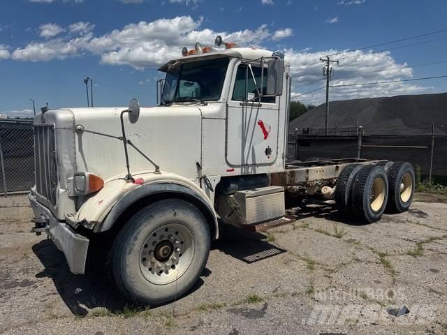 Peterbilt 357 牵引车