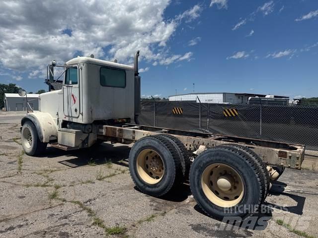 Peterbilt 357 牵引车