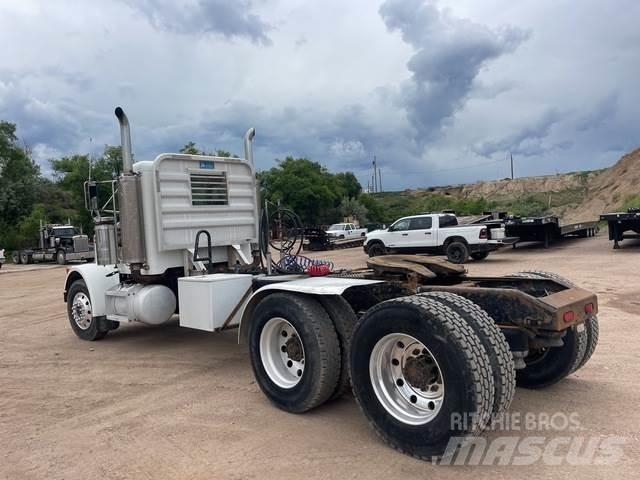 Peterbilt 357 牵引车