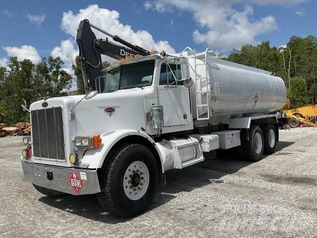 Peterbilt 357 油罐车