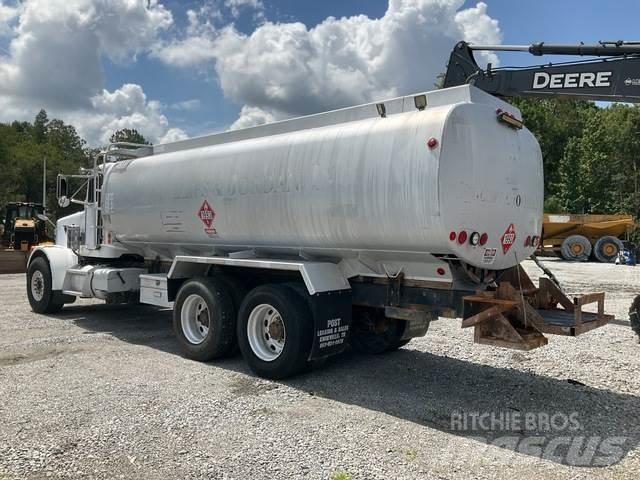 Peterbilt 357 油罐车