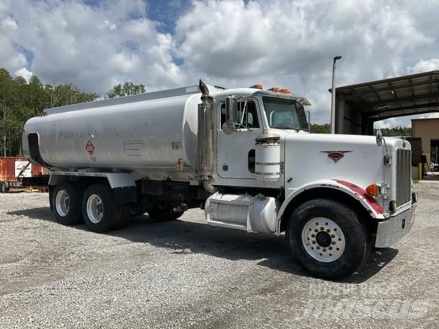 Peterbilt 357 油罐车