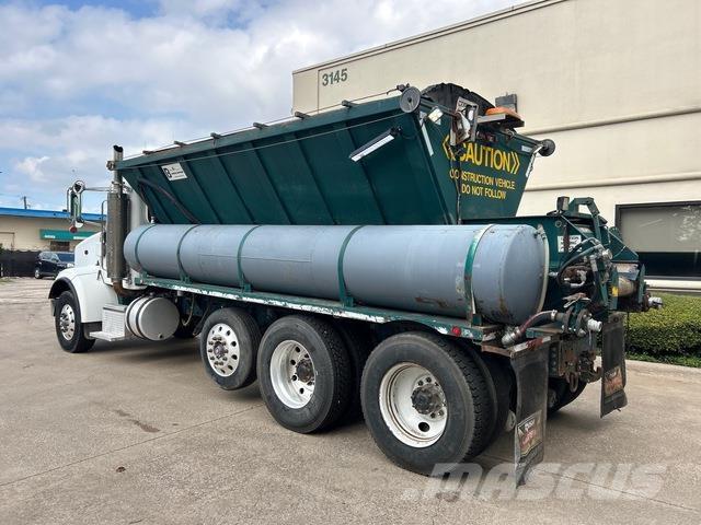 Peterbilt 357 混凝土搅拌车